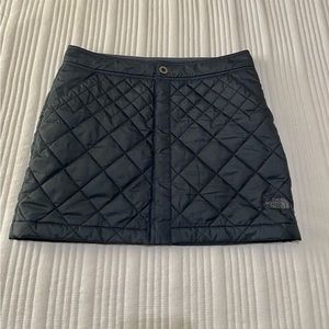 THE NORTH FACE BLACK QUILTED PUFFER SKIRT